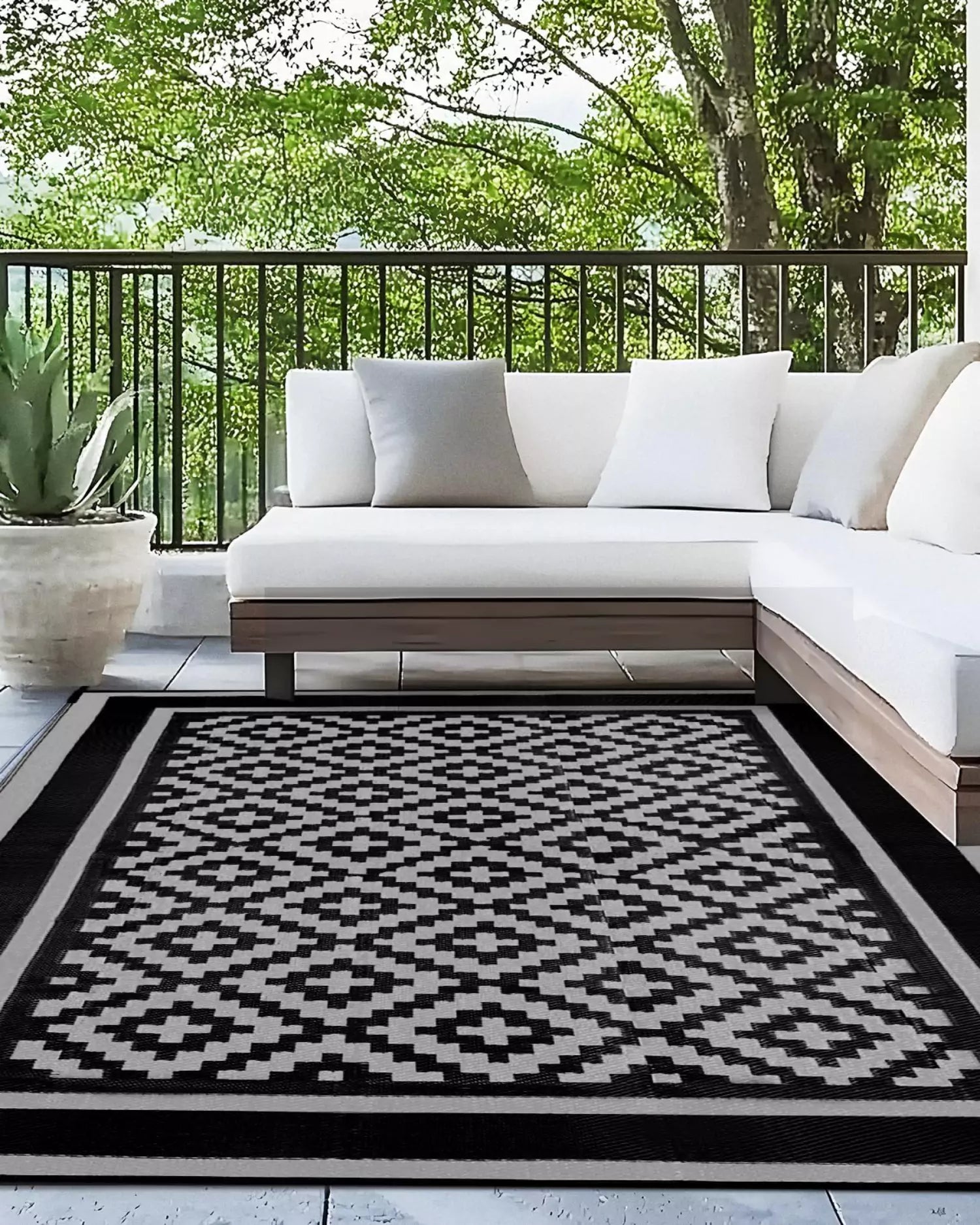 Kohree gray and black diamond outdoor rug 9 x 12 ft